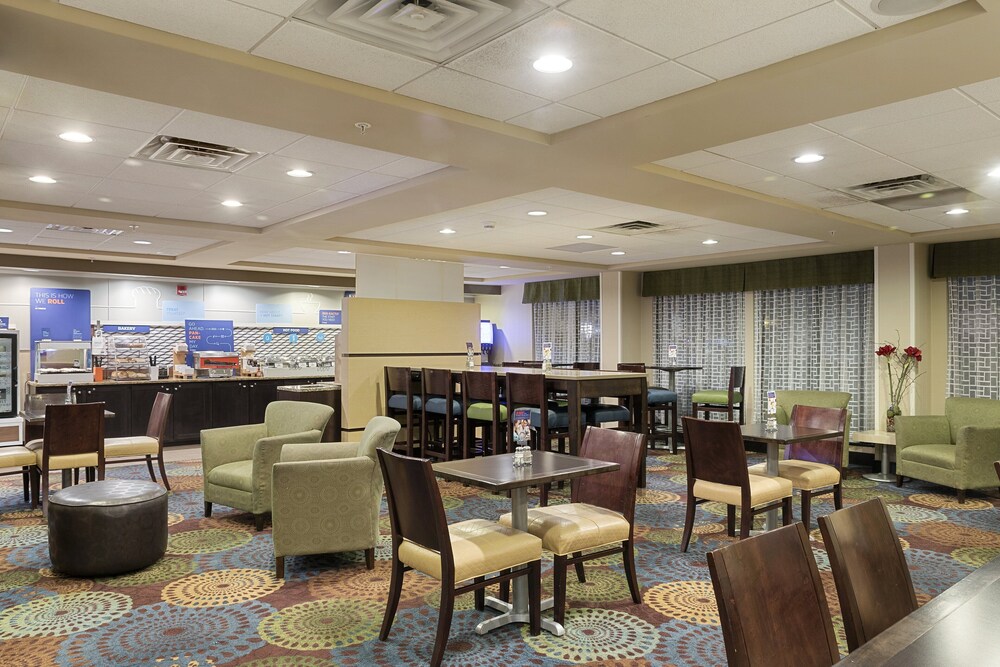 Holiday Inn Express Bloomington West, an IHG Hotel