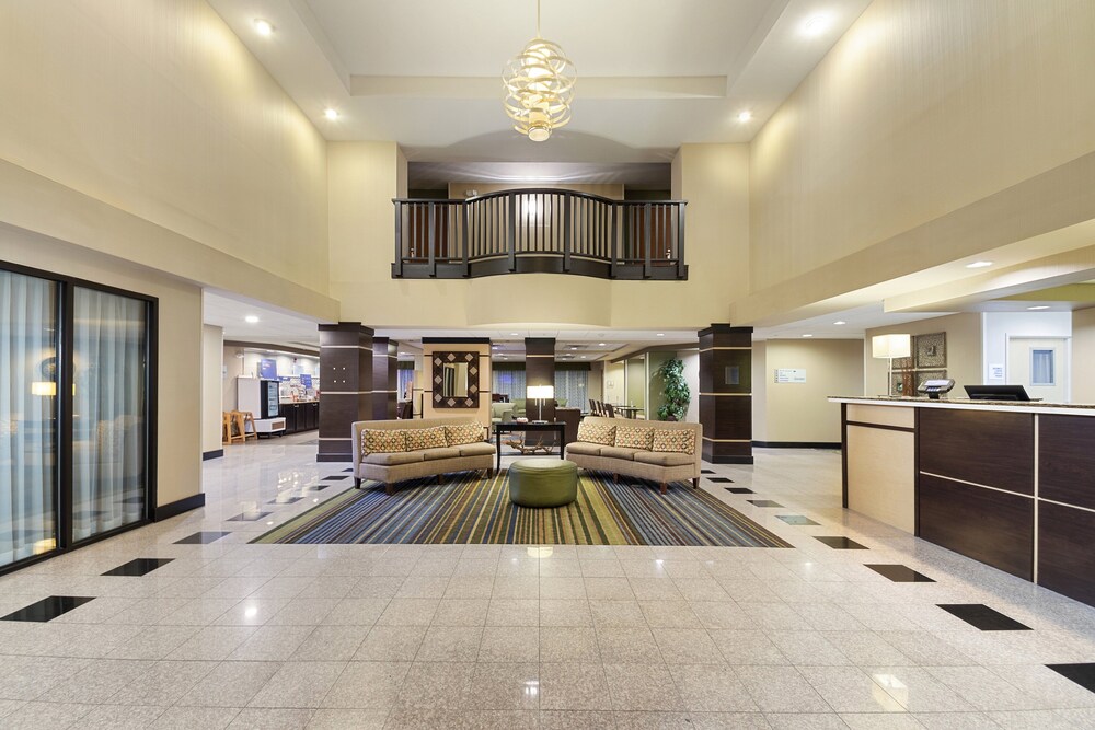 Holiday Inn Express Bloomington West, an IHG Hotel