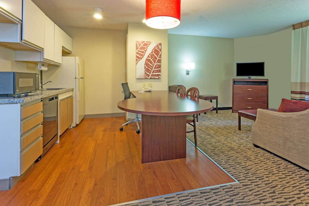 MainStay Suites Northbrook Wheeling