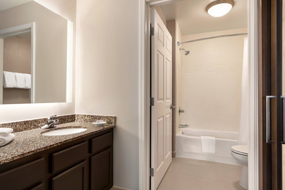 Bathroom, Residence Inn by Marriott Philadelphia West Chester/Exton