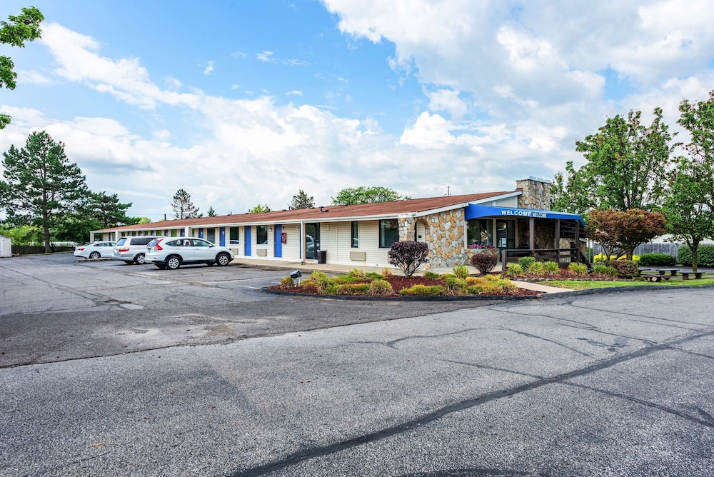 Motel 6 Mansfield Oh In Mansfield Hotel Rates Reviews On Orbitz