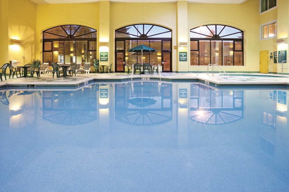 Hotels In Milwaukee Bayshore Area Hotels In Milwaukee Bayshore Area