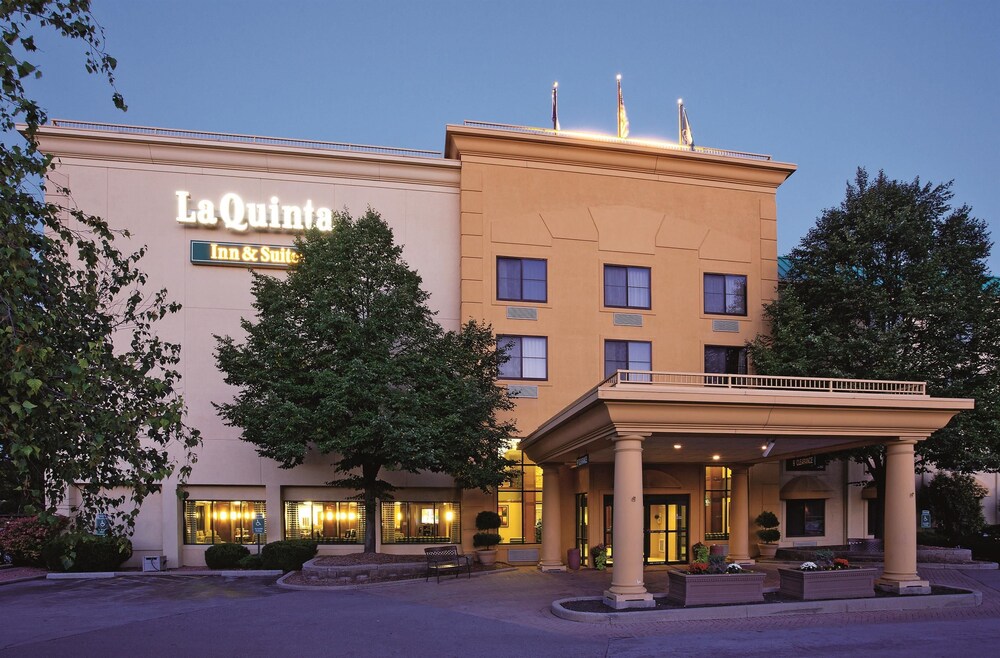 Hotels In Milwaukee Bayshore Area Hotels In Milwaukee Bayshore Area