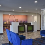 Top 10 Hotels With Free Breakfast In Hazelwood Mo 47