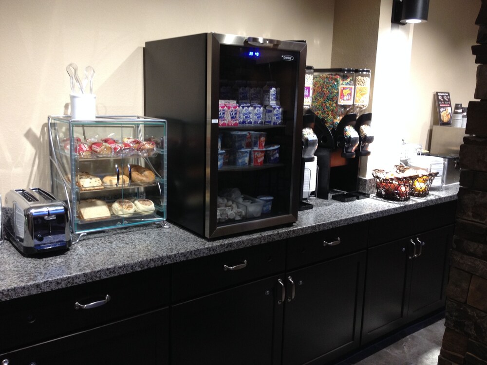 Boarders Inn & Suites by Cobblestone Hotels – Grand Island