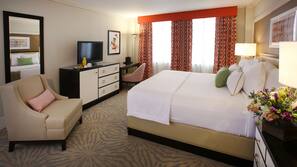Premium bedding, in-room safe, desk, blackout drapes