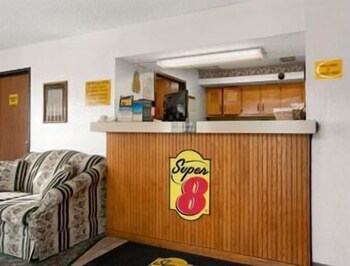 Super 8 By Wyndham Twinsburg Cleveland Area 2019 Room Prices 49 Restaurant Featured Image Lobby