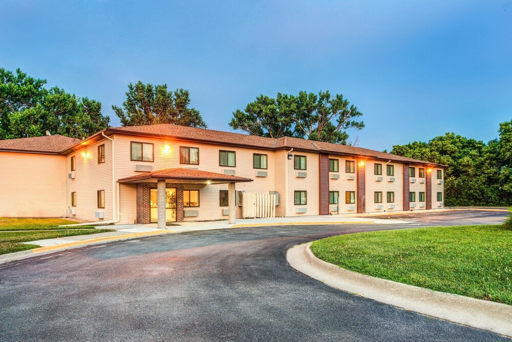 Super 8 by Wyndham Blair in Blair Best Rates & Deals on Orbitz