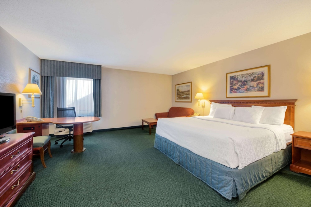 La Quinta Inn by Wyndham Cleveland Independence