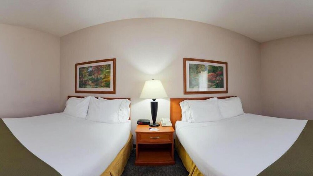 GrandStay Hotel & Suites Pella