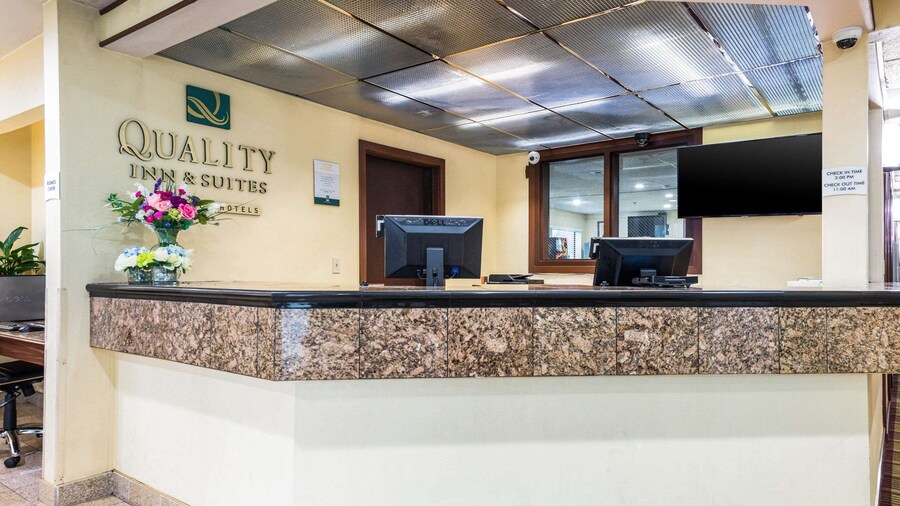 Quality Inn & Suites Lacey I-5