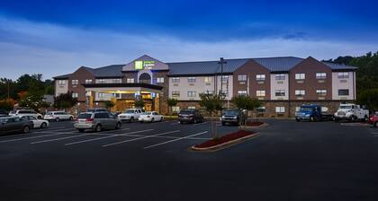 Holiday Inn Express & Suites Birmingham South - Pelham, an IHG Hotel