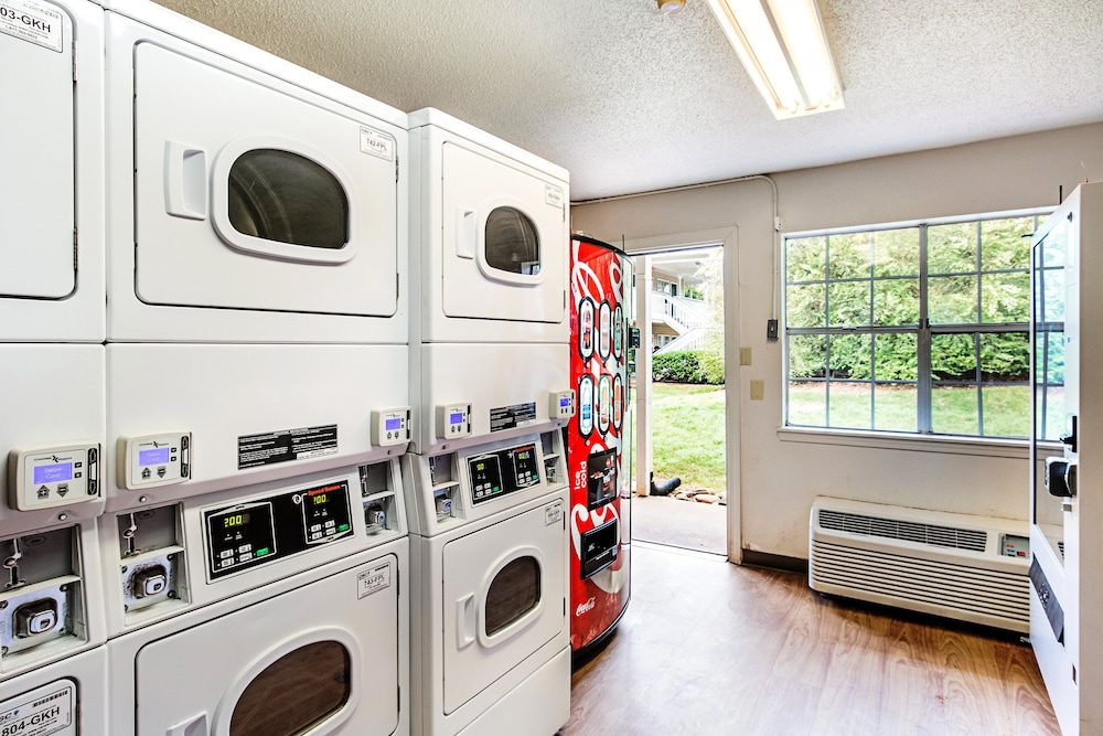 Laundry room, HomeTowne Studios by Red Roof Atlanta - Lawrenceville