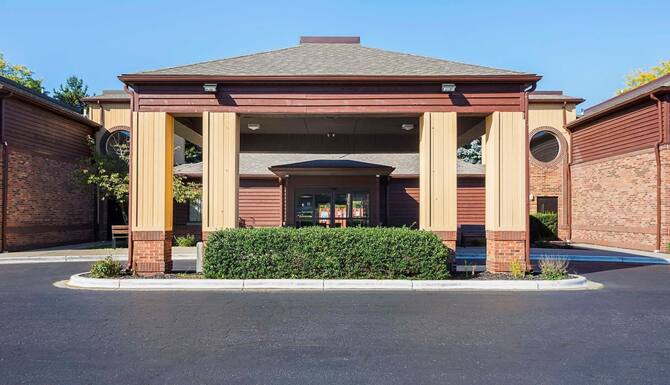 Quality Inn Suites In Holland Mi Expedia