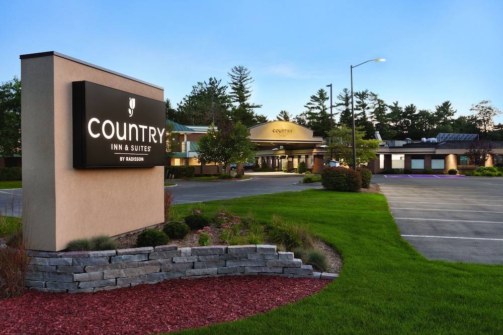 country inn suites by radisson traverse city mi 2018 room