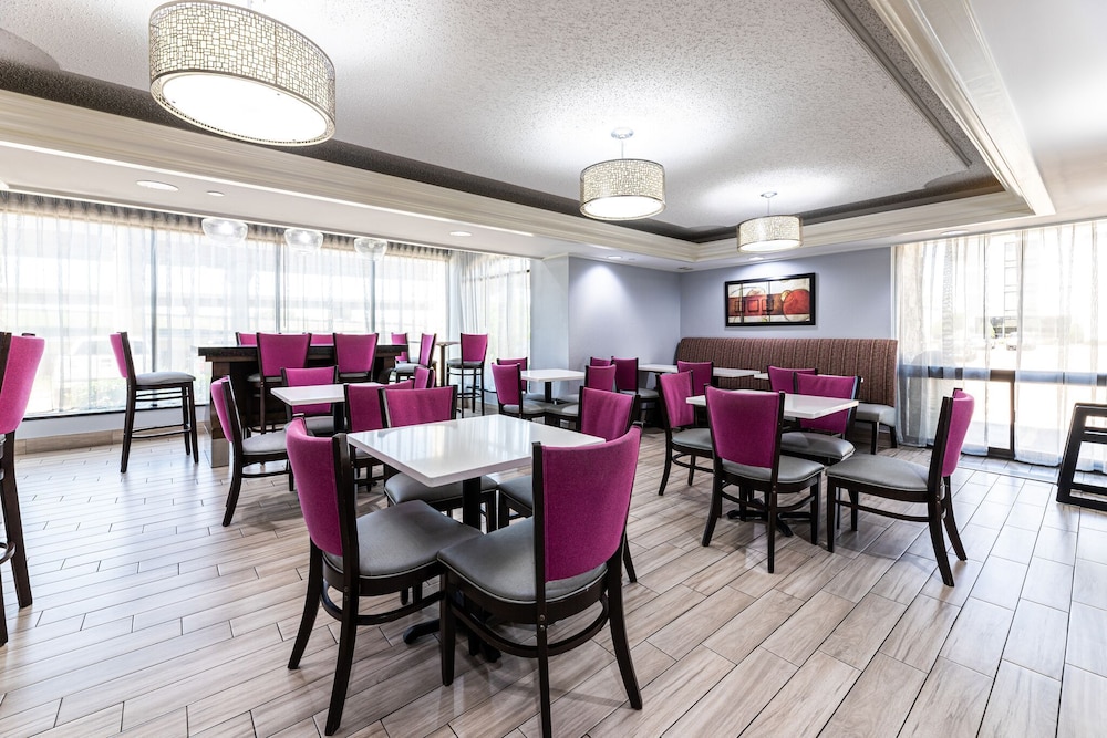 Restaurante, La Quinta Inn & Suites by Wyndham Dallas I-35 Walnut Hill Ln