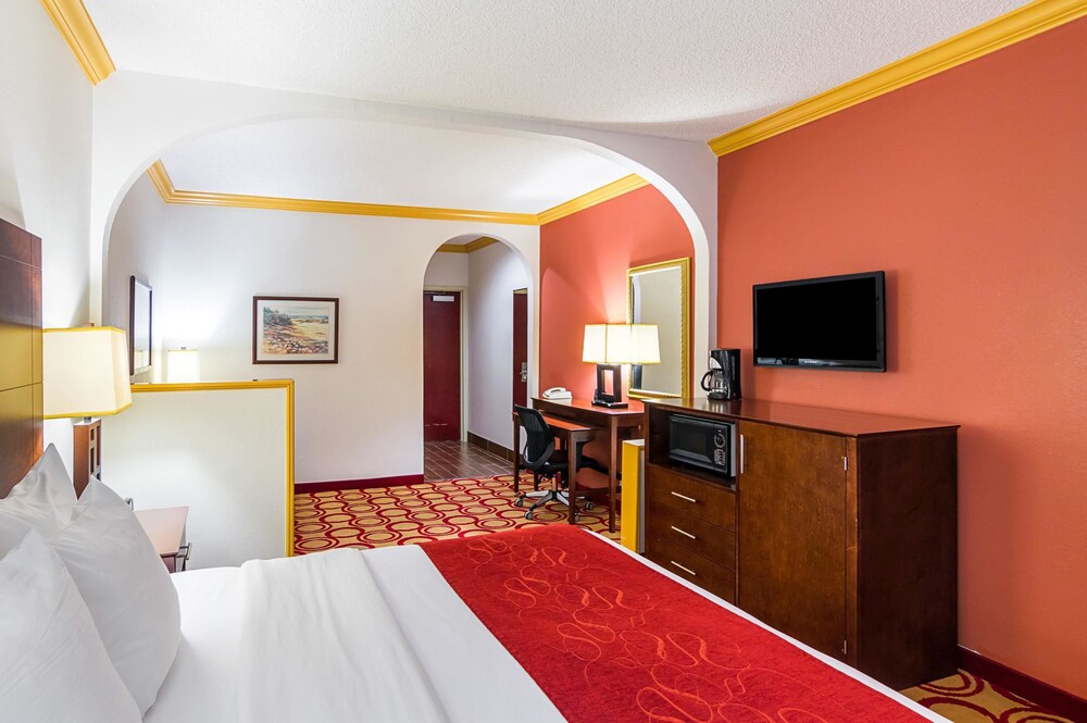 Comfort Suites Lubbock In Lubbock Hotel Rates Reviews On Orbitz
