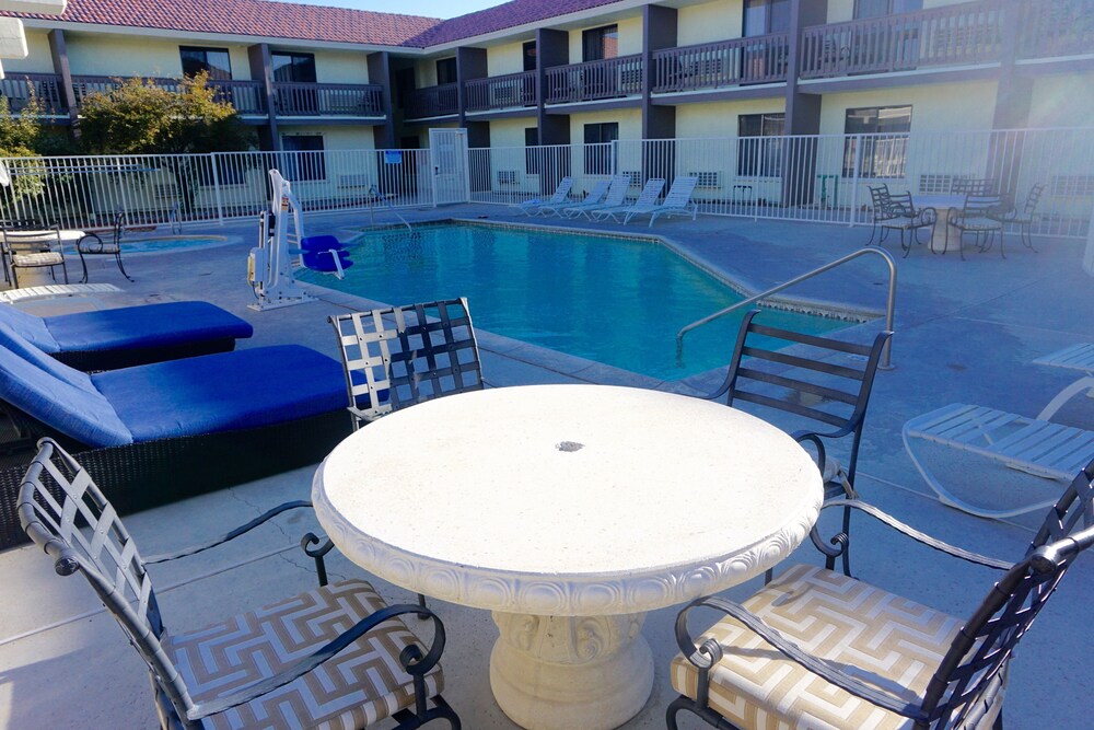 Rodeway Inn & Suites Heritage