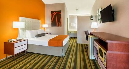 Howard Johnson by Wyndham Phoenix Airport/Downtown Area
