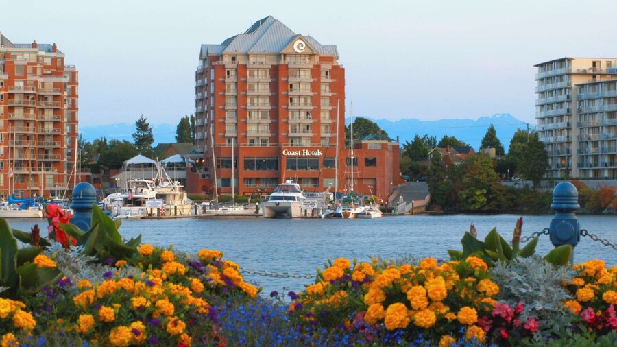 Coast Victoria Hotel & Marina by APA