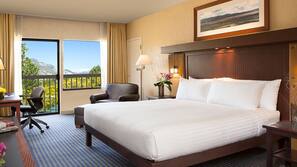 Hypo-allergenic bedding, in-room safe, desk, laptop workspace
