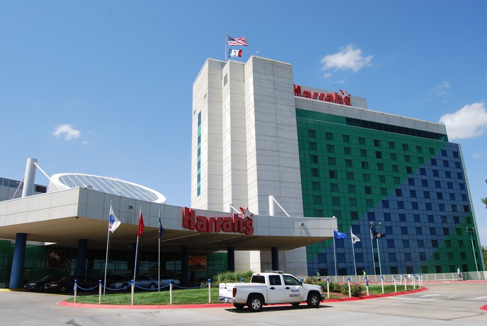 Harrahs Council Bluffs Hotel Casino In Council Bluffs IA Expedia