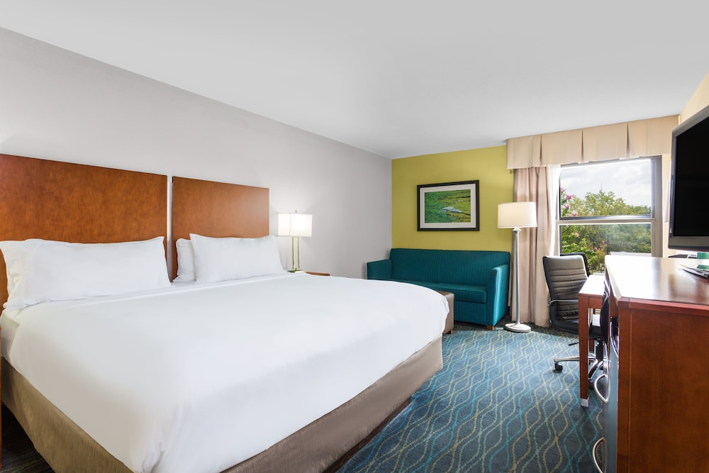 Holiday Inn Express Hotel & Suites Wilmington-University Ctr, an IHG Hotel