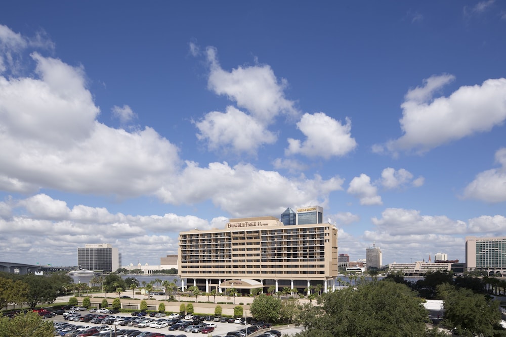 DoubleTree by Hilton Hotel Jacksonville Riverfront