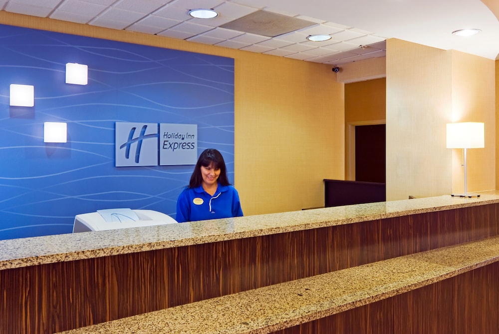 Holiday Inn Express & Suites Kendall East Miami, an IHG Hotel