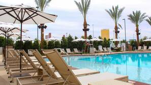 Seasonal outdoor pool, pool cabanas (surcharge), pool loungers