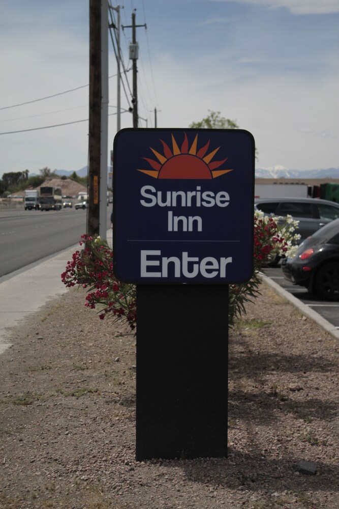 Interior entrance, Sunrise Inn Hotel