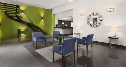 Days Inn & Conference Centre by Wyndham Montreal Airport