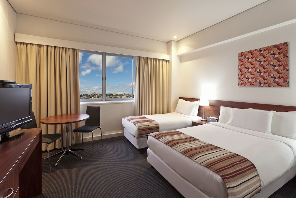 Macleay Hotel
