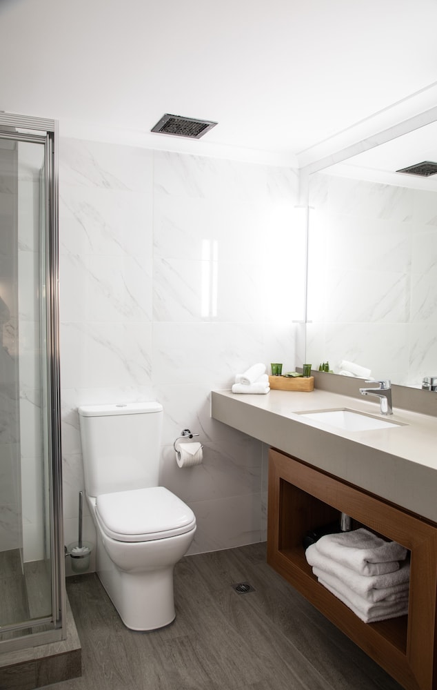 Madison Capital Executive Apartments