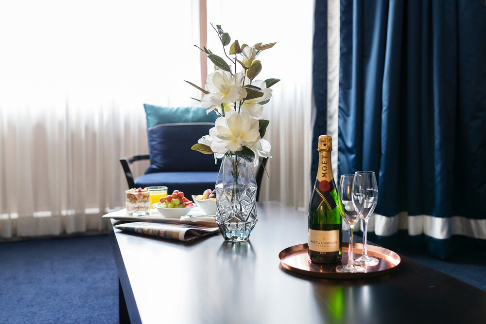 Ramada by Wyndham Diplomat Canberra