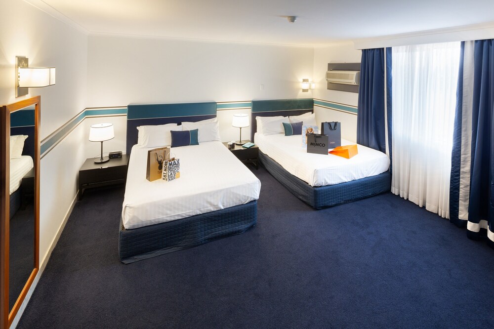 Ramada by Wyndham Diplomat Canberra