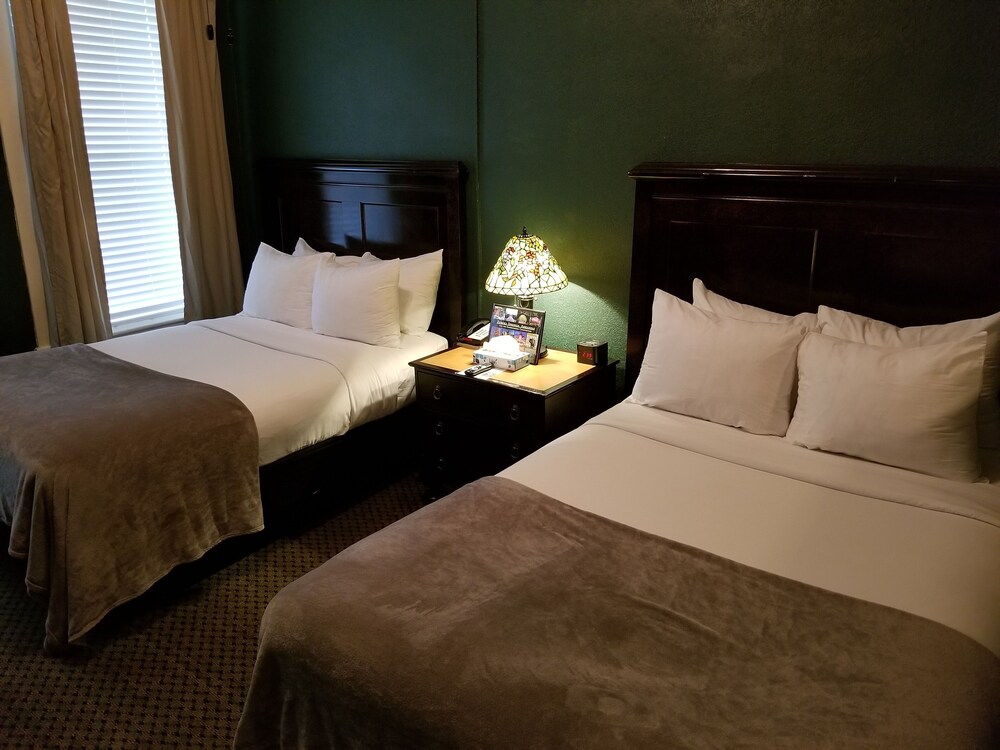 Basin Park Hotel and Spa in Eureka Springs Best Rates & Deals on Orbitz