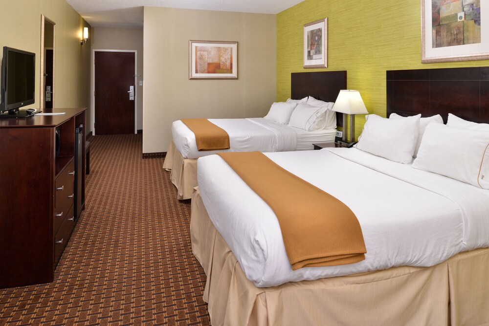 Holiday Inn Express and Suites Indianapolis W- Airport Area, an IHG Hotel