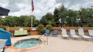 Outdoor spa bath
