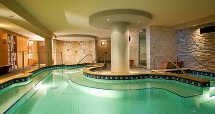 Banff Caribou Lodge and Spa