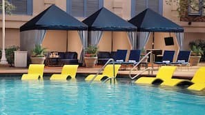 Outdoor pool, open 9:00 AM to 6:00 PM, sun loungers