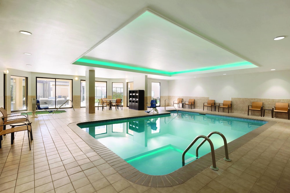 Indoor pool, Courtyard by Marriott Charlotte Airport North