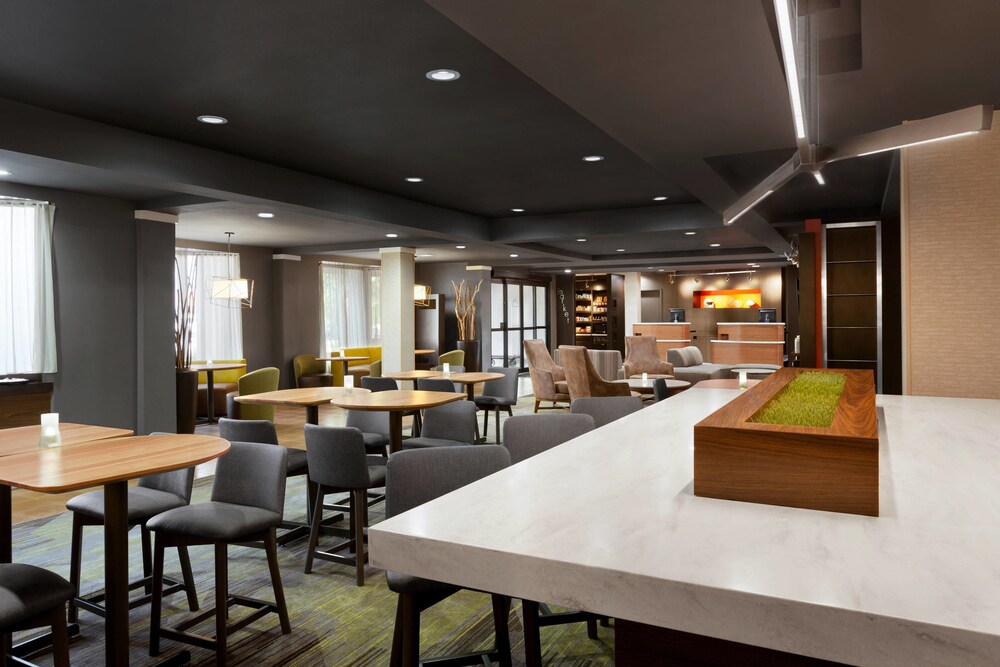 Courtyard by Marriott Tulsa Central