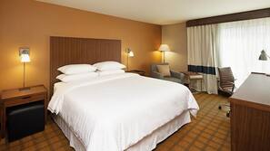 1 bedroom, premium bedding, in-room safe, desk