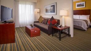 Premium bedding, in-room safe, desk, laptop workspace