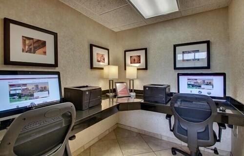 Greentree Inn Suites Houston Hobby Airport Houston Usa Aarp