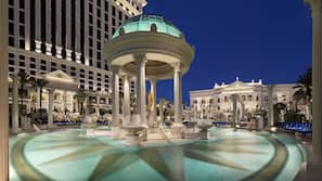 Seasonal outdoor pool, pool cabanas (surcharge), pool loungers