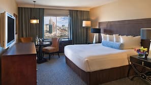 Premium bedding, in-room safe, iron/ironing board