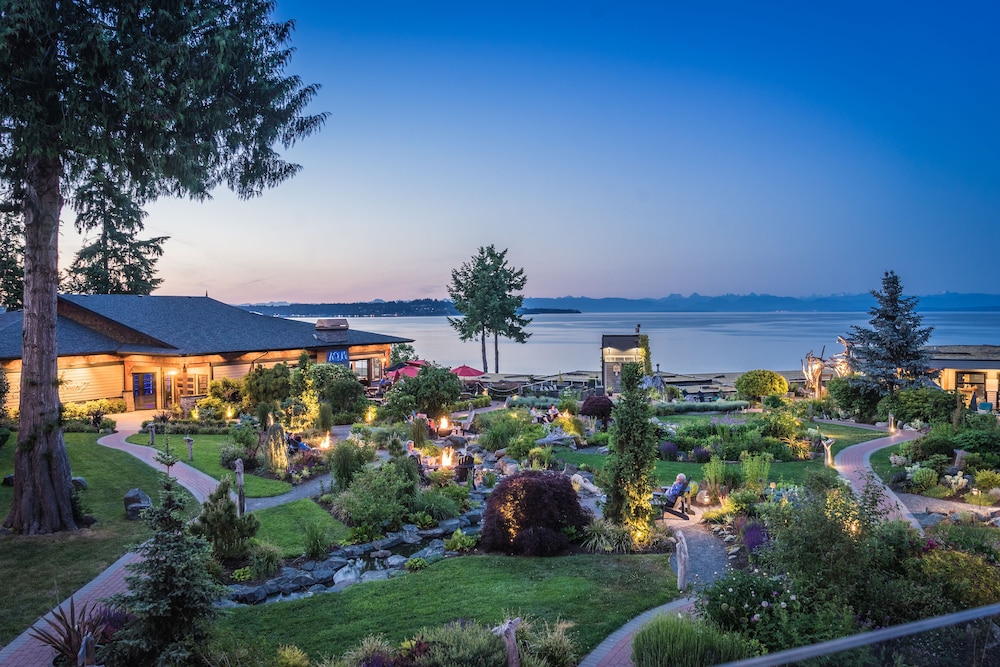 Kingfisher Oceanside Resort and Spa Courtenay, CAN - Best Price