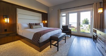 Kingfisher Oceanside Resort and Spa